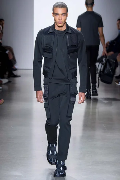 Look 35